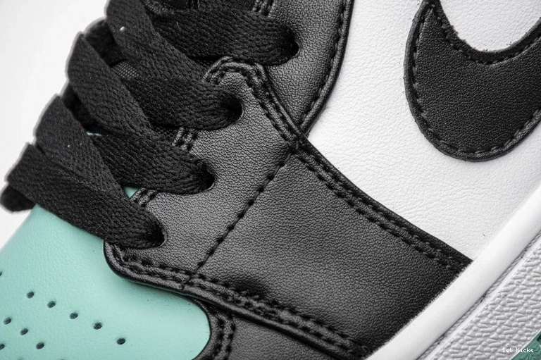 Low Emerald  Jordan 553558-117 1 Toe 0303